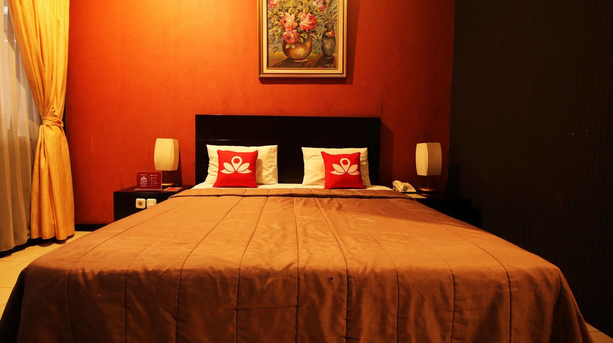 Zen Rooms Grand Hotel Лембанг Екстериор снимка