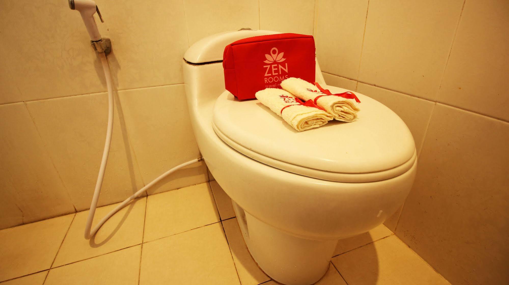 Zen Rooms Grand Hotel Лембанг Екстериор снимка